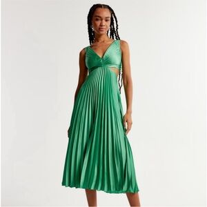 NWT Abercrombie Green Giselle Pleated Midi Dress